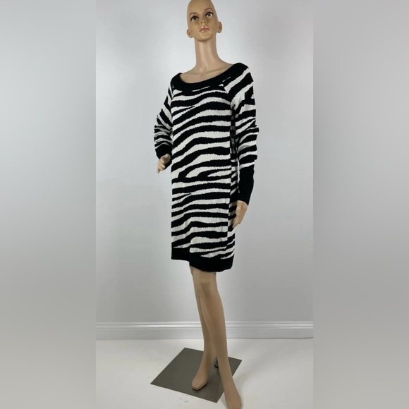 NY&C Black and White Leopard Print Women’s Sweater Dress - Picture 3 of 10